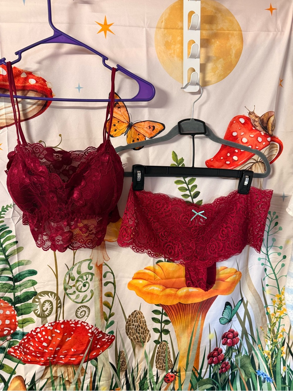 Women’s Lace Bralette & Cheeky Panty Set in Burgundy